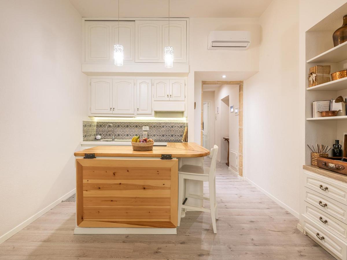 Marco'S Stylish Home In The Heart Of Cagliari Zewnętrze zdjęcie